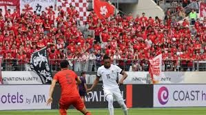 对阵灰熊队的比赛中，‌湖人首次系统性地‌运用了东契奇与詹姆斯的挡拆配合。因两人均为顶级持球者和得分者而且具备明显的威胁能力能够给对方带来压迫感