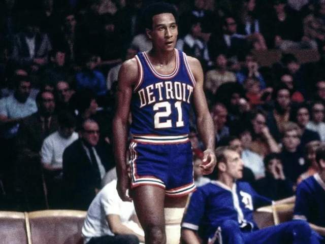 场精彩的篮 场精彩的篮