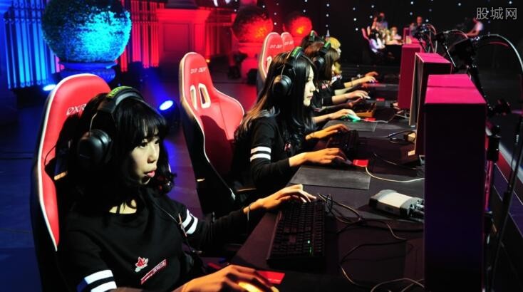 HWG！罗马诺：巴伊切蒂奇即将加盟萨尔茨堡红牛，今天将进行体检