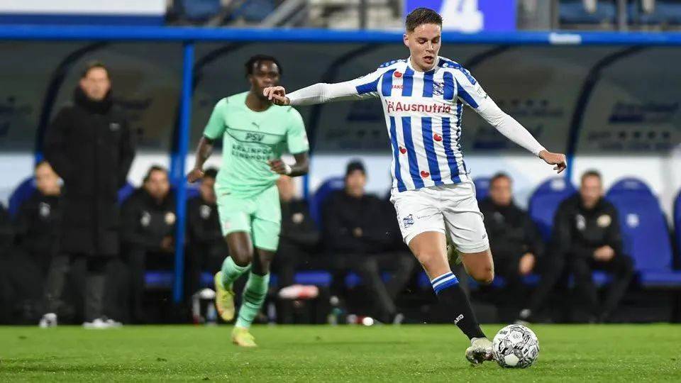 21世纪进球+助攻榜：梅西1212球第一，C罗1155球第二